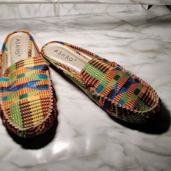 Shoes - Picture 3 of 6